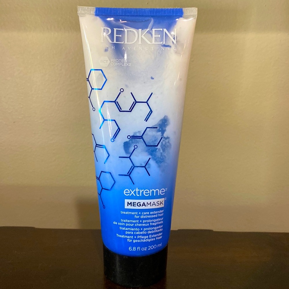 Redken Extreme Mask is a rinse out treatment hair mask for dry, damaged hair.